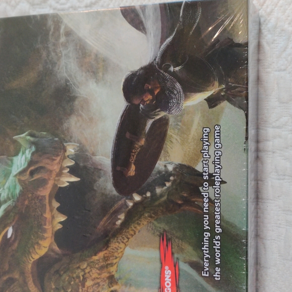 Dungeons & Dragons Starter Set - Picture 3 of 9